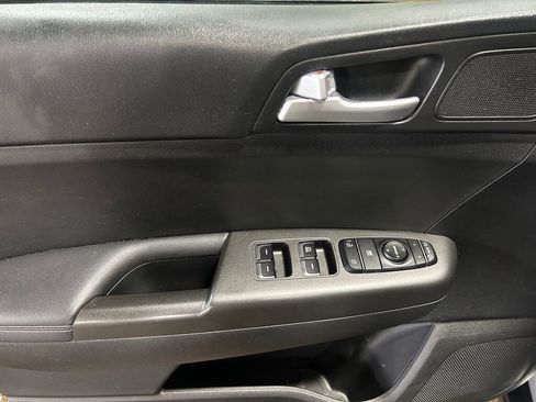 Used 2020 Kia Sportage LX w/ LX Popular Package image 6