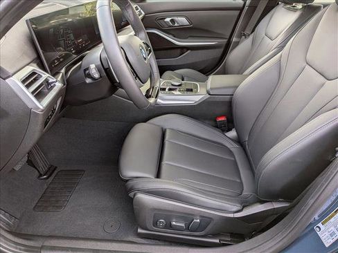 Used 2025 BMW 330i Sedan w/ Premium Package RWD image 17