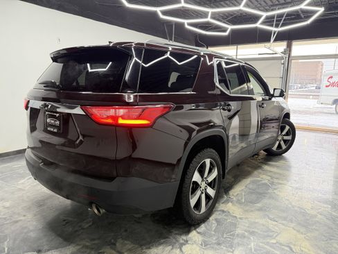 Used 2020 Chevrolet Traverse LT image 5