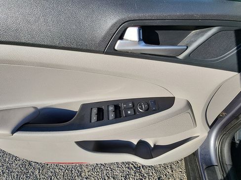 Used 2019 Hyundai Tucson SE image 15