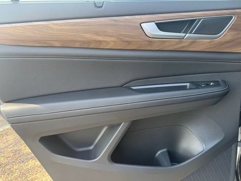 New 2026 Volkswagen Atlas SE FWD image 19