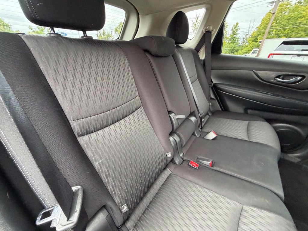 Used 2020 Nissan Rogue SV AWD/4WD image 41