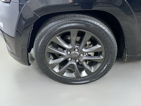 Used 2019 Jeep Grand Cherokee High Altitude AWD/4WD image 8