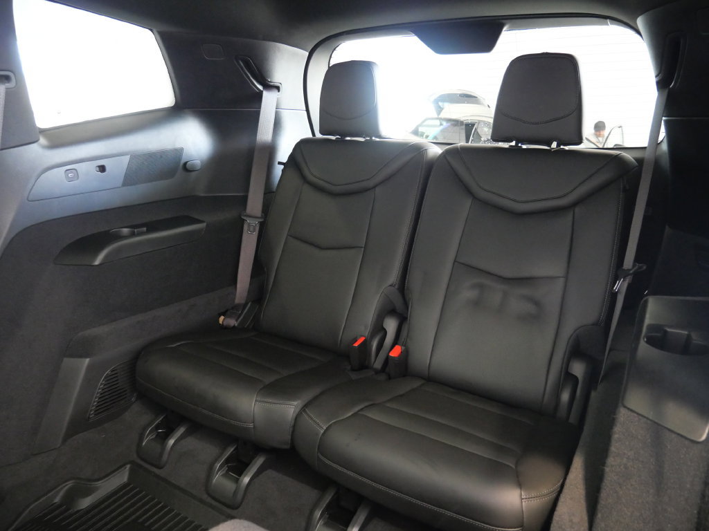 Used 2025 Cadillac XT6 Premium Luxury w/ Technology Package AWD/4WD image 26