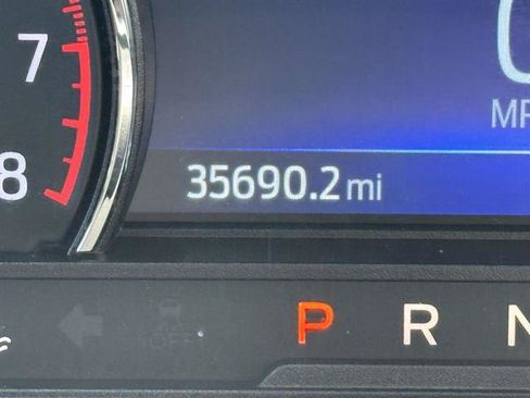 Used 2023 Ford Explorer XLT AWD/4WD image 36