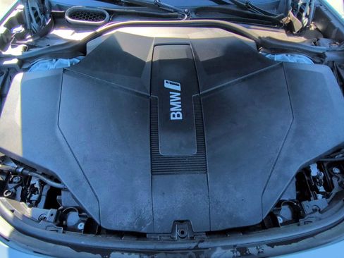 Certified 2023 BMW i7 xDrive60 w/ Executive Package 2 image 15