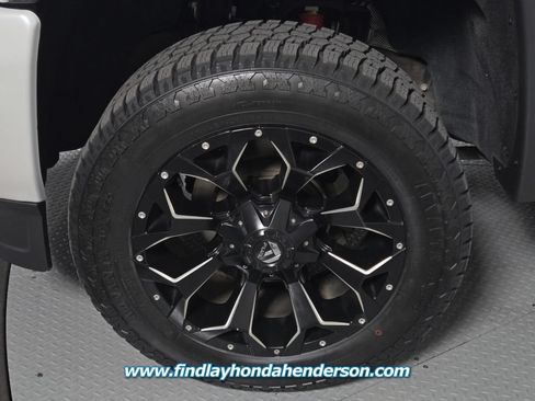 Used 2018 GMC Sierra 2500 Denali AWD/4WD image 9