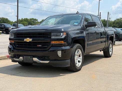 Used 2018 Chevrolet Silverado 1500 LT w/ All Star Edition AWD/4WD image 2