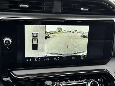 Used 2024 GMC Sierra 1500 AT4 w/ Technology Package image 21