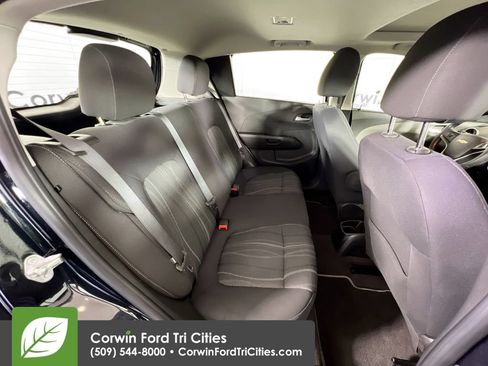 Used 2015 Chevrolet Sonic LT w/ Fun and Sun Package FWD image 16