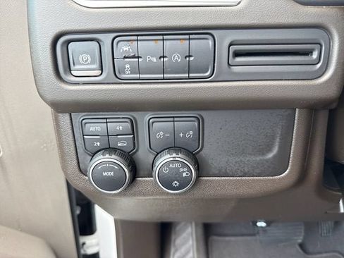 Used 2024 Chevrolet Tahoe LT AWD/4WD image 25