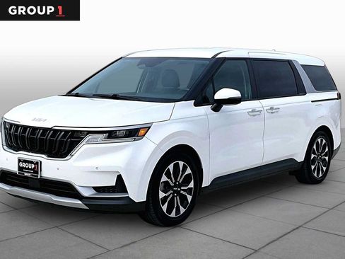 Used 2023 Kia Carnival EX FWD image 1