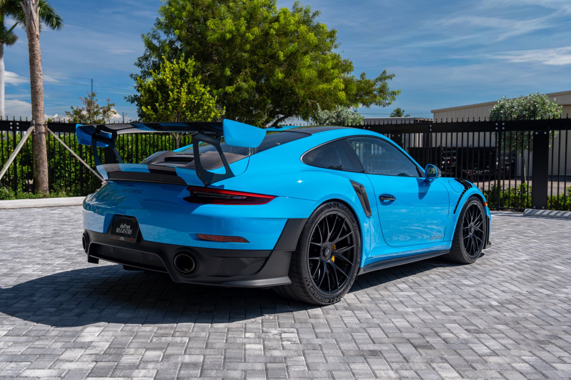 Used 2018 Porsche 911 GT2 RS w/ Weissach Package RWD image 4
