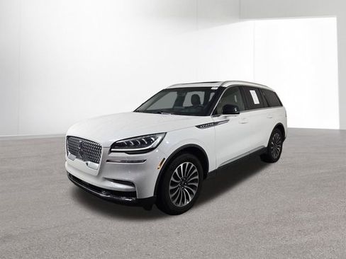 Used 2023 Lincoln Aviator Reserve w/ Elements Package Plus AWD/4WD image 2