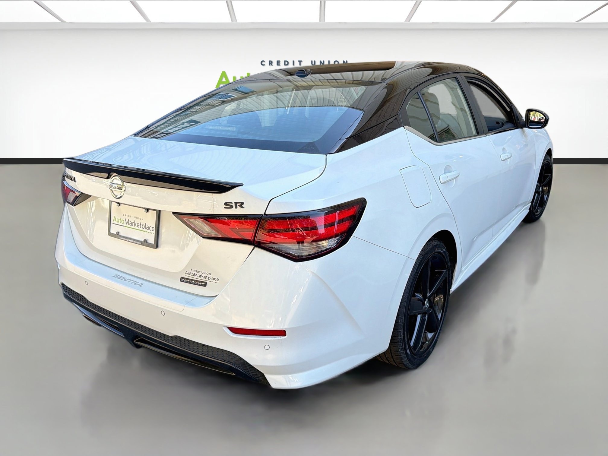 Used 2023 Nissan Sentra SR w/ Midnight Edition Package FWD image 6