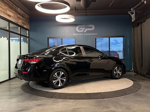 Used 2020 Nissan Sentra SV image 3