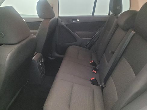 Used 2017 Volkswagen Tiguan Limited FWD image 18