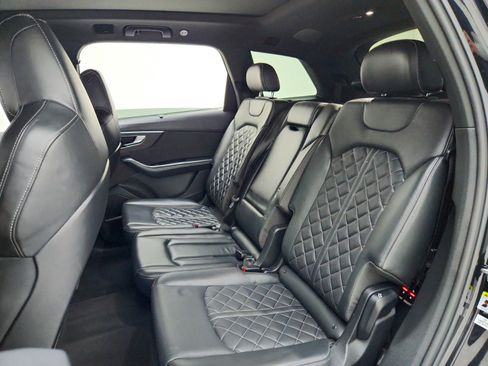 Used 2022 Audi SQ7 Premium Plus AWD/4WD image 27