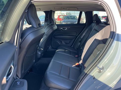 Used 2025 Volvo V60 B5 Cross Country Plus image 25