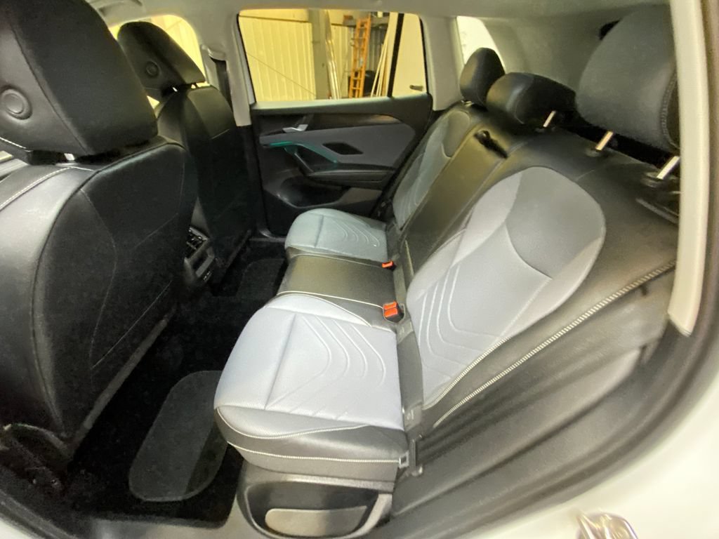 Used 2026 Volkswagen Tiguan SE AWD/4WD image 23