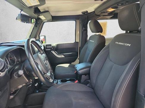 Used 2018 Jeep Wrangler Rubicon w/ Power Convenience Group AWD/4WD image 12