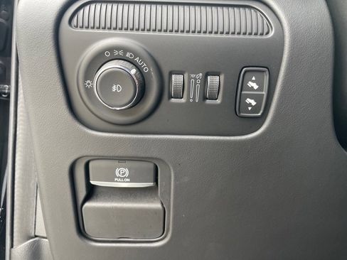 Used 2022 Jeep Grand Wagoneer Series II image 15