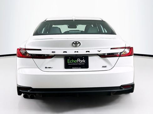 Used 2025 Toyota Camry SE w/ Convenience Package FWD image 7