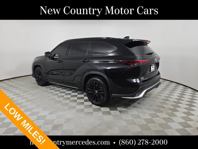 Used 2025 Toyota Highlander XSE AWD/4WD image 5