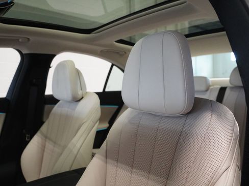 New 2026 Mercedes-Benz E 350 4MATIC Sedan image 15