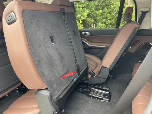 Used 2019 BMW X7 xDrive50i w/ Premium Package AWD/4WD image 13