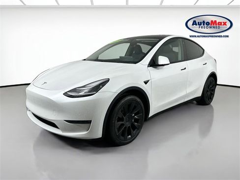 Used 2022 Tesla Model Y Long Range image 4