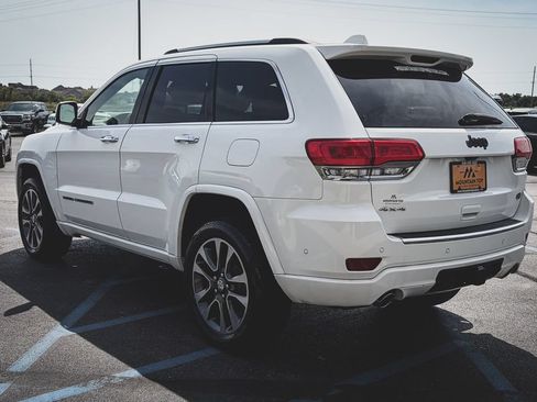 Used 2017 Jeep Grand Cherokee Overland w/ Jeep Active Safety Group AWD/4WD image 27