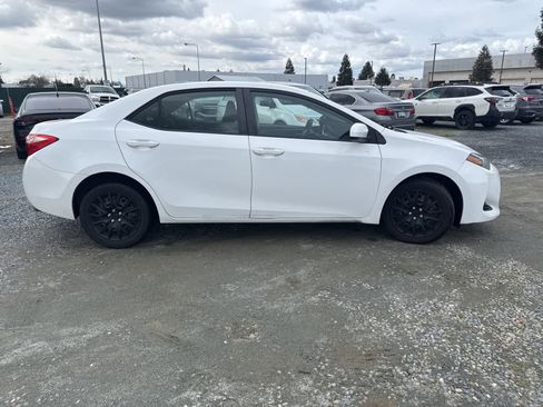 Used 2019 Toyota Corolla LE image 4