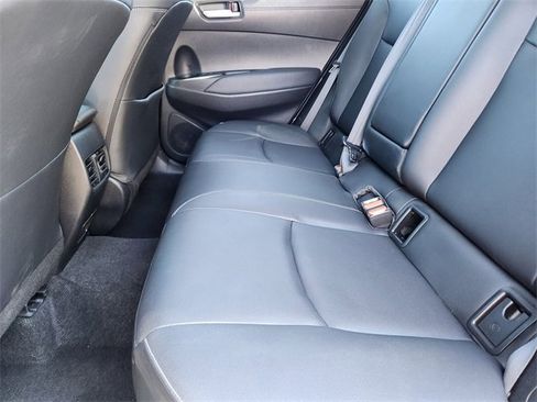 Used 2023 Toyota Corolla Cross XLE image 9