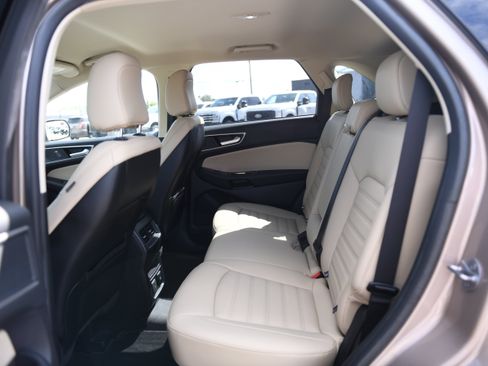 Used 2020 Ford Edge SEL w/ Convenience Package FWD image 13