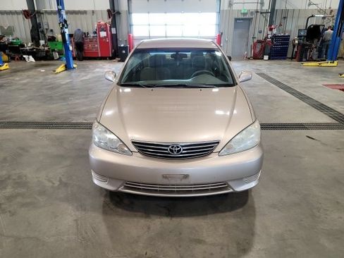 Used 2006 Toyota Camry LE FWD image 2