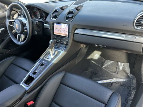 Certified 2024 Porsche 718 Boxster image 18