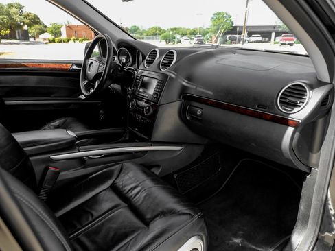 Used 2008 Mercedes-Benz GL 550 4MATIC image 15