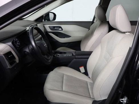 Used 2025 Nissan Rogue SV FWD image 13