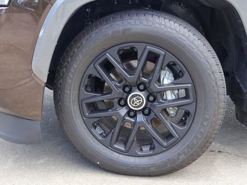 Used 2024 Toyota Sequoia Limited AWD/4WD image 28