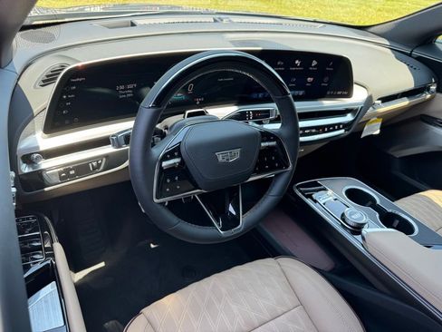 New 2025 Cadillac Lyriq Luxury image 3