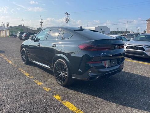 Used 2022 BMW X6 xDrive40i w/ Executive Package AWD/4WD image 3