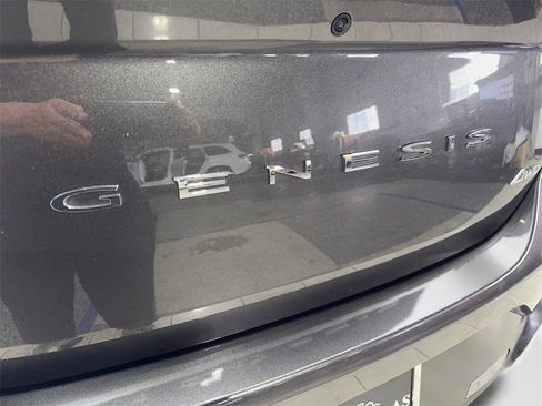 Used 2025 Genesis G70 2.5T image 21