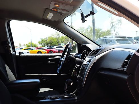 Used 2012 Chevrolet Traverse LT FWD image 32