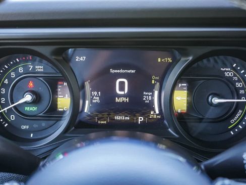 Used 2025 Jeep Wrangler Unlimited Sahara w/ Safety Group AWD/4WD image 22