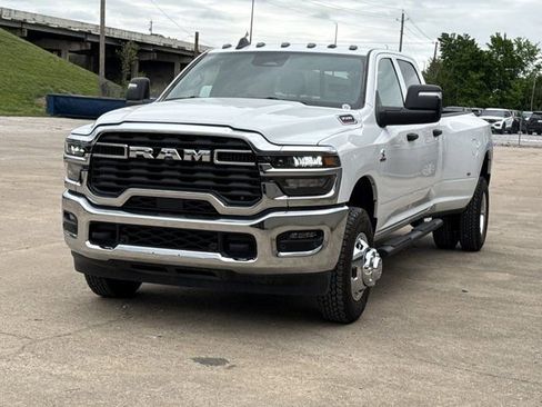 New 2026 RAM 3500 Tradesman AWD/4WD image 12