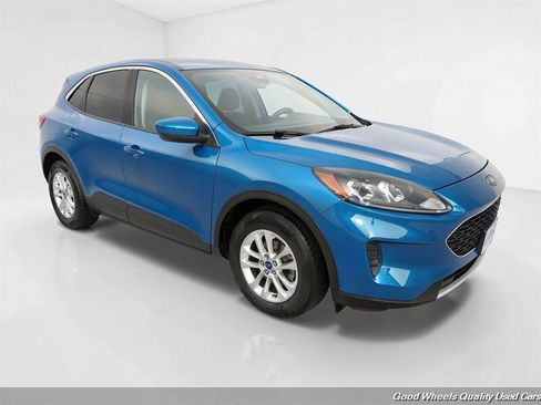 Used 2021 Ford Escape SE w/ Cold Weather Package FWD image 3