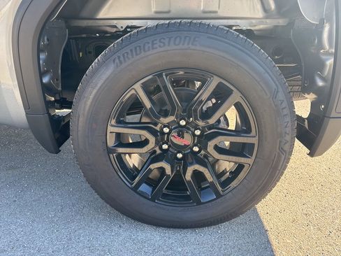 New 2026 GMC Sierra 1500 Elevation image 32