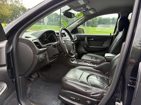 Used 2015 Chevrolet Traverse LT image 14