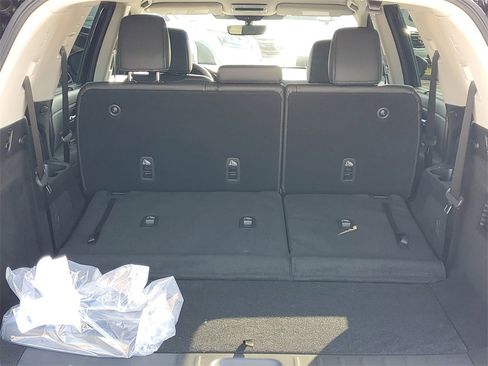 New 2025 Nissan Pathfinder SL w/ Black Appearance Package image 3